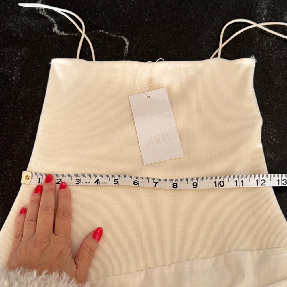 Zara Cream Layered Dress
Stretchy fabric for top
Pleated at bottom - Picture 6 of 7
